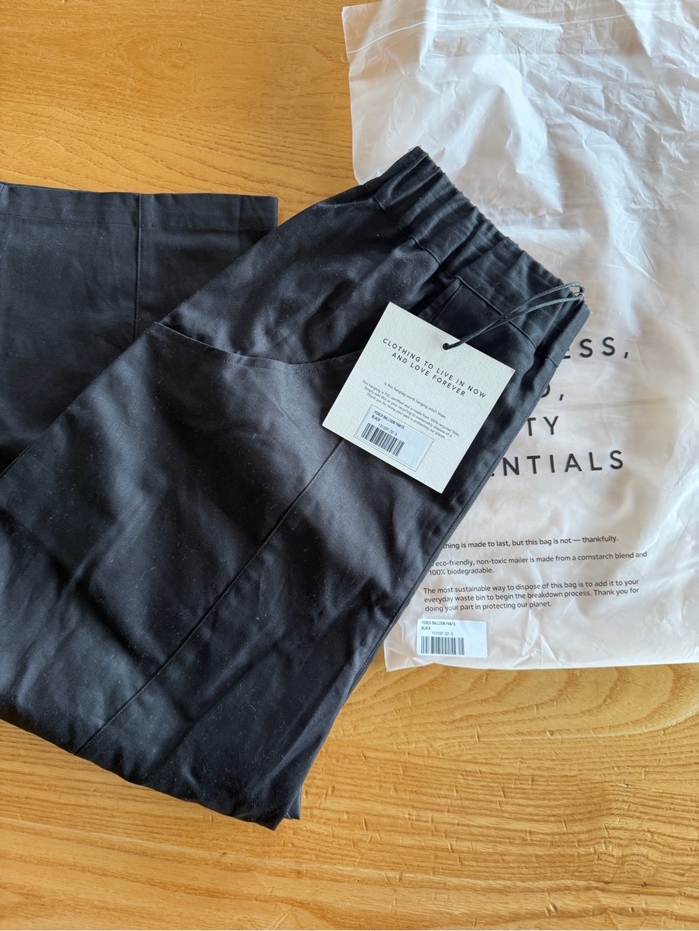 Tradlands NWT black Porch Balloon Pants Small